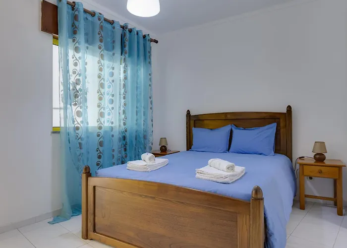 Presidente - Amplo 6 Pessoas Com Parking E A 10 Min Da Da Rocha * Portimão