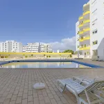 Presidente - Amplo 6 Pessoas Com Parking E A 10 Min Da Da Rocha * Portimao